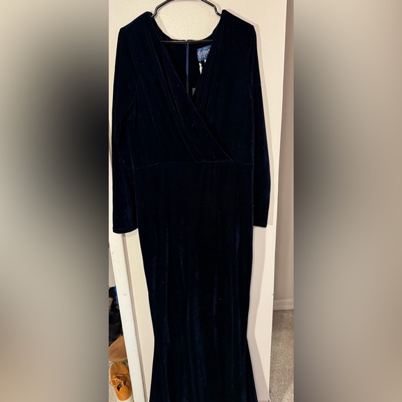 Collectif Size 16 Navy Velvet Maxi Dress - Picture 3 of 3